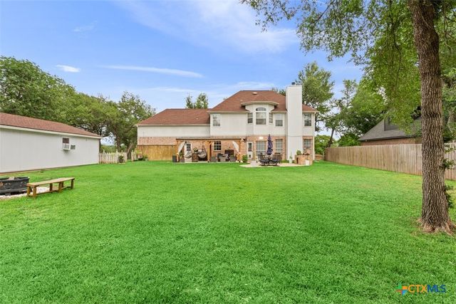 1042 Crescent Drive, Belton, TX 76513