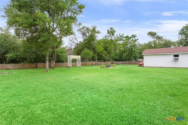 1042 Crescent Drive, Belton, TX 76513
