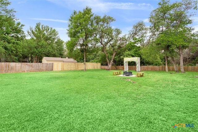1042 Crescent Drive, Belton, TX 76513
