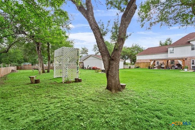 1042 Crescent Drive, Belton, TX 76513