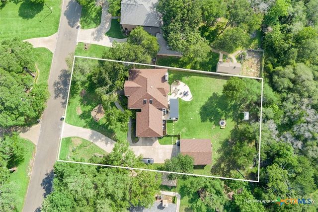 1042 Crescent Drive, Belton, TX 76513
