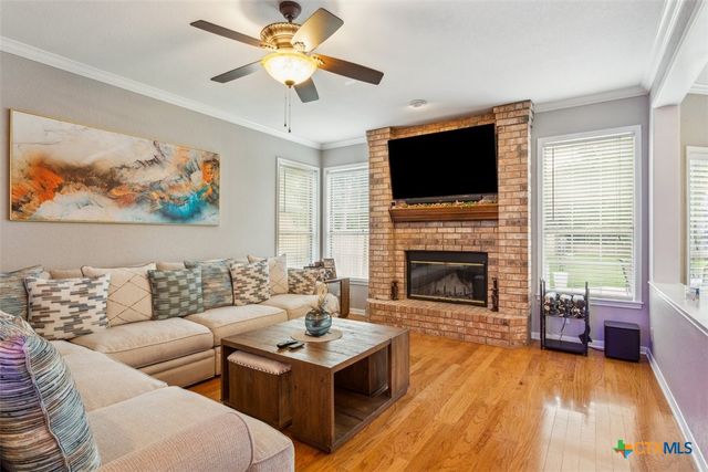 1042 Crescent Drive, Belton, TX 76513