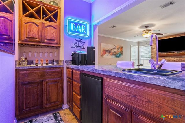 1042 Crescent Drive, Belton, TX 76513
