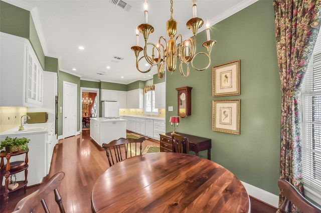 3737 Robinhood Street, West University Place, TX 77005