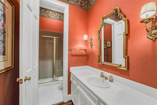3737 Robinhood Street, West University Place, TX 77005