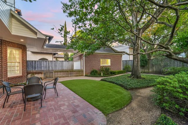 3737 Robinhood Street, West University Place, TX 77005