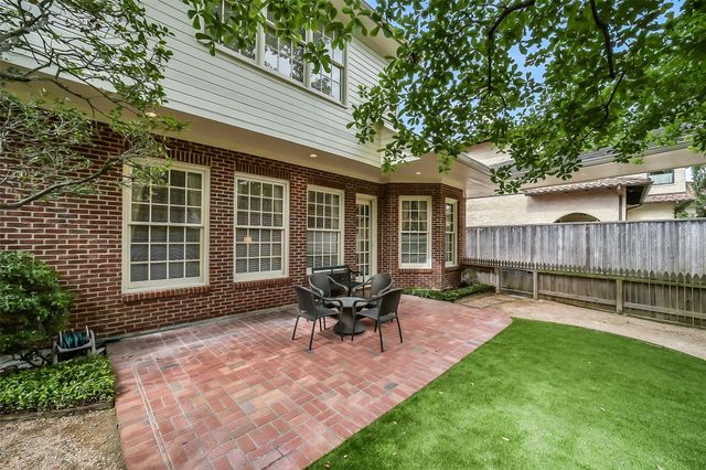 3737 Robinhood Street, West University Place, TX 77005
