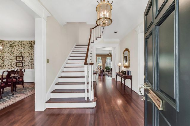 3737 Robinhood Street, West University Place, TX 77005