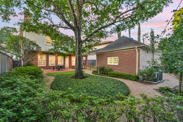 3737 Robinhood Street, West University Place, TX 77005