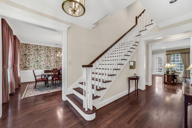 3737 Robinhood Street, West University Place, TX 77005