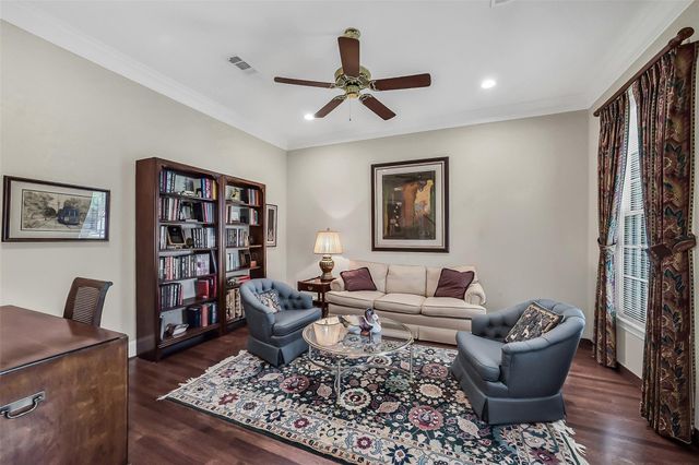 3737 Robinhood Street, West University Place, TX 77005