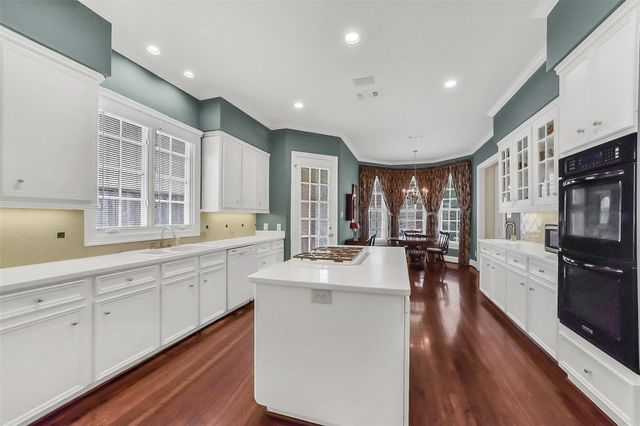 3737 Robinhood Street, West University Place, TX 77005