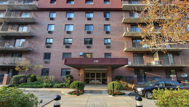 135 Pleasant St 305, Brookline, MA 02446