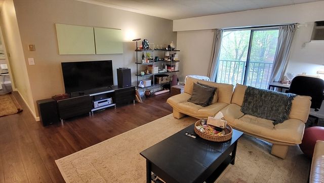 135 Pleasant St 305, Brookline, MA 02446