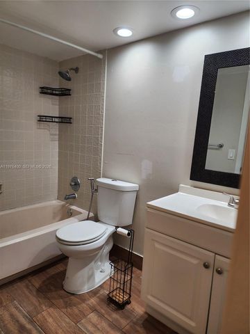 12305 NW 11 12305 12305, Pembroke Pines, FL 33026
