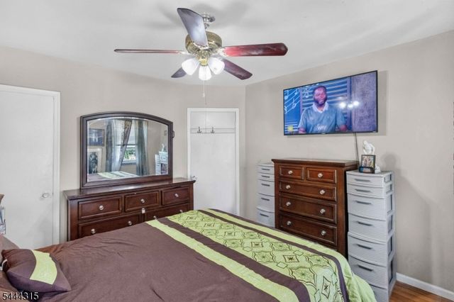 12 Maple St, Garfield City, NJ 07026