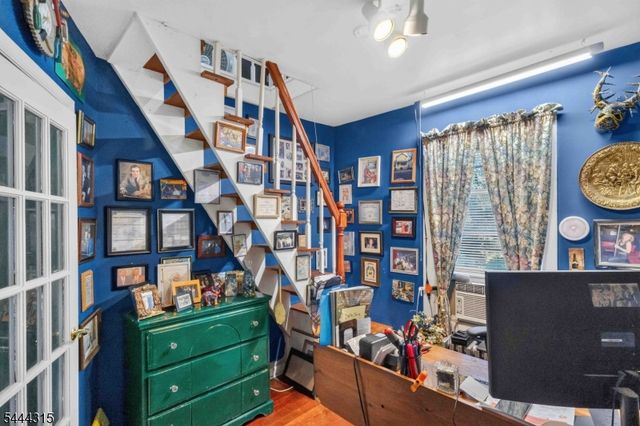 12 Maple St, Garfield City, NJ 07026