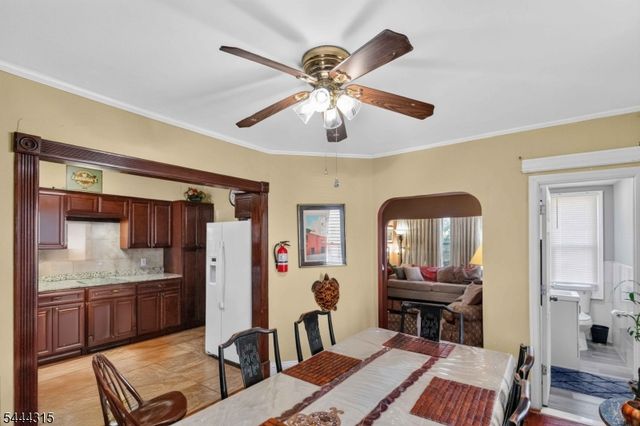 12 Maple St, Garfield City, NJ 07026