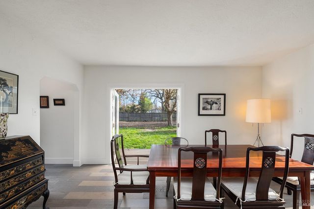 1979 Ludwig Ave, Santa Rosa, CA 95407