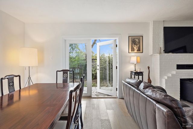 1979 Ludwig Ave, Santa Rosa, CA 95407