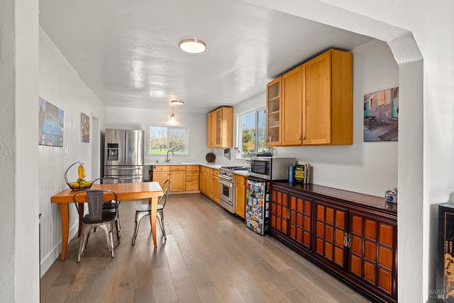 1979 Ludwig Ave, Santa Rosa, CA 95407