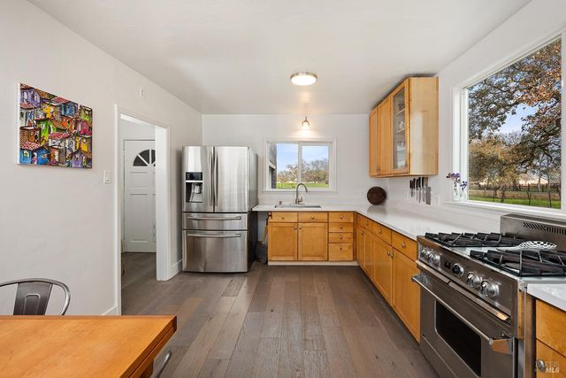 1979 Ludwig Ave, Santa Rosa, CA 95407