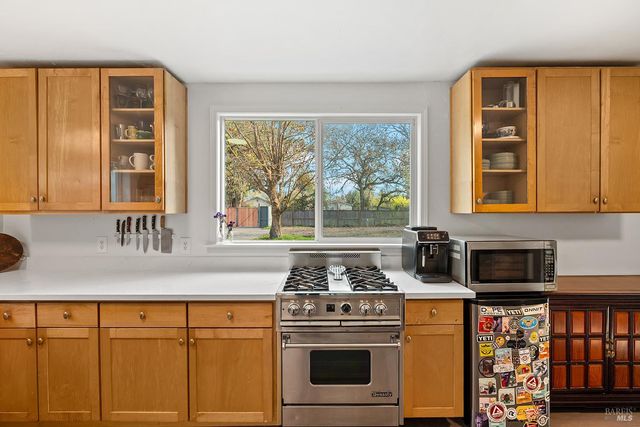 1979 Ludwig Ave, Santa Rosa, CA 95407