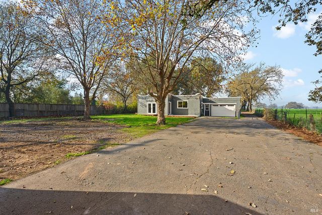 1979 Ludwig Ave, Santa Rosa, CA 95407
