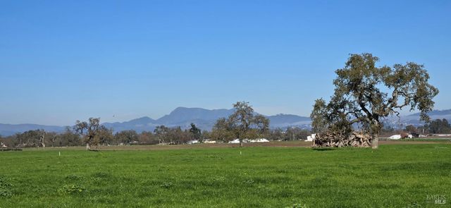 1979 Ludwig Ave, Santa Rosa, CA 95407