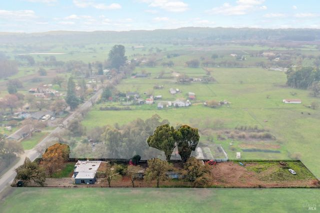 1979 Ludwig Ave, Santa Rosa, CA 95407