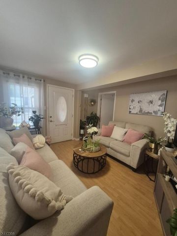 63 Glover Ave, Paterson City, NJ 07501