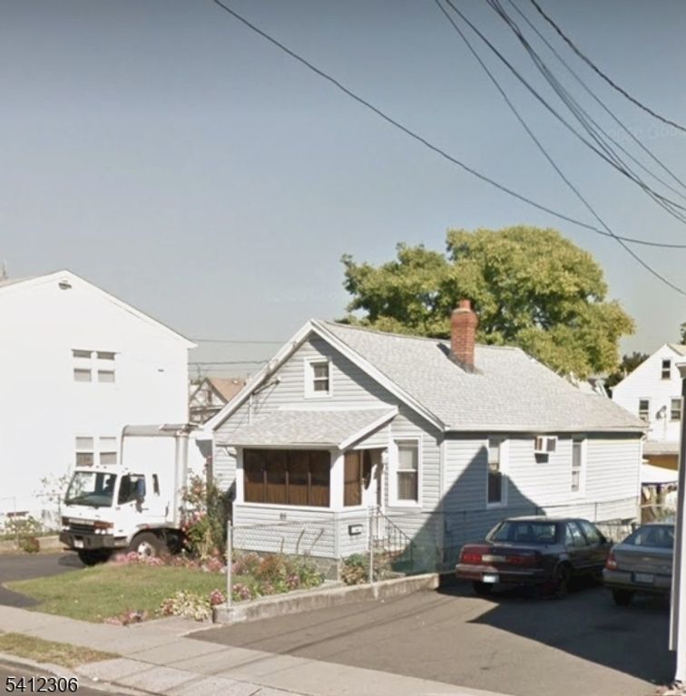 63 Glover Ave, Paterson City, NJ 07501