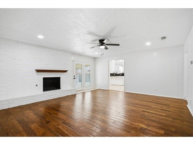 2108 Guinevere Street, Arlington, TX 76014
