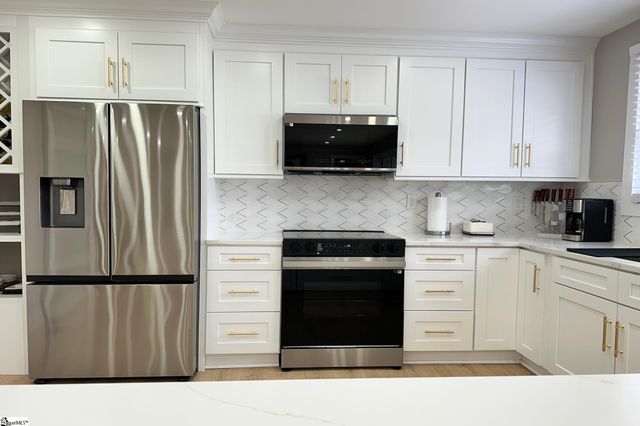 204 Woodfield Avenue, Fountain Inn, SC 29644