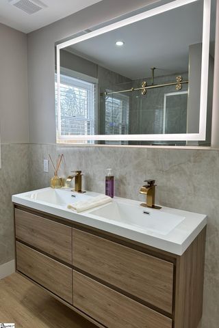 204 Woodfield Avenue, Fountain Inn, SC 29644