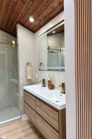 204 Woodfield Avenue, Fountain Inn, SC 29644