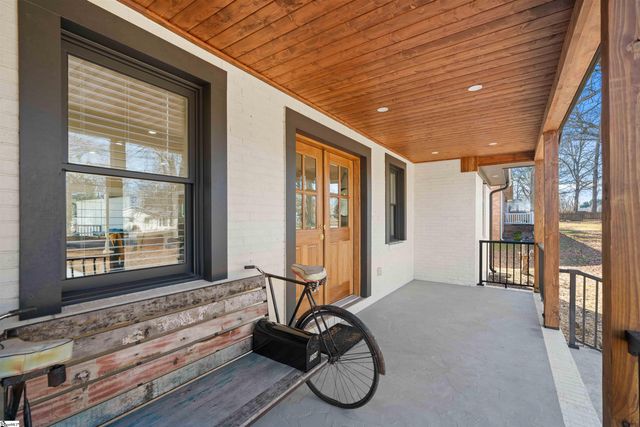 204 Woodfield Avenue, Fountain Inn, SC 29644