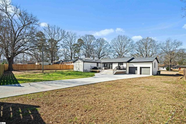 204 Woodfield Avenue, Fountain Inn, SC 29644