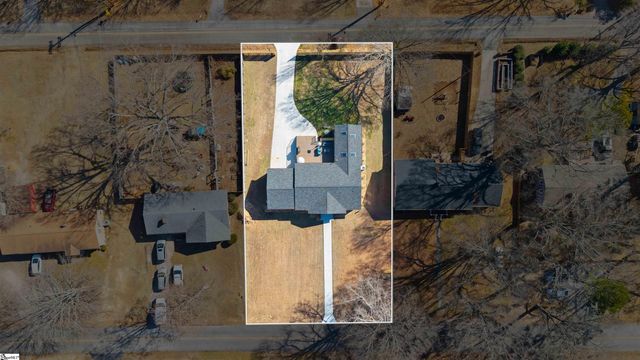 204 Woodfield Avenue, Fountain Inn, SC 29644