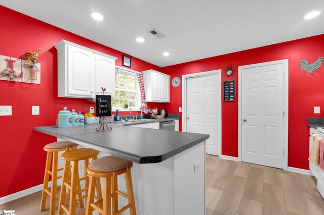 322 Cane Pole Walk, Inman, SC 29349
