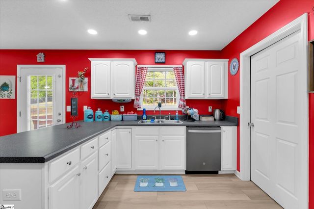 322 Cane Pole Walk, Inman, SC 29349