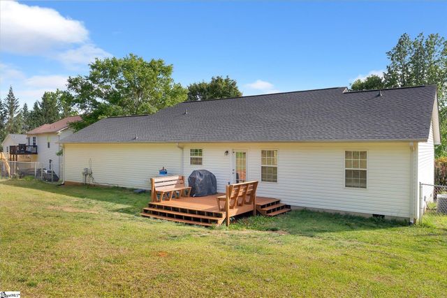 322 Cane Pole Walk, Inman, SC 29349