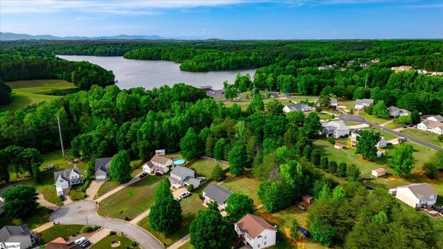 322 Cane Pole Walk, Inman, SC 29349
