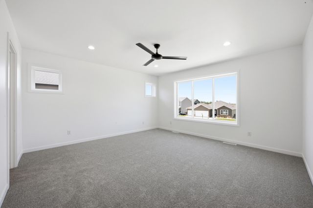 4717 Hampton Loop S, Moorhead, MN 56560