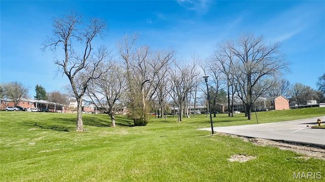 3122 Carnaby Lane A, Bridgeton, MO 63044