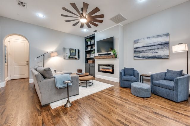 741 S Coppell Road, Coppell, TX 75019