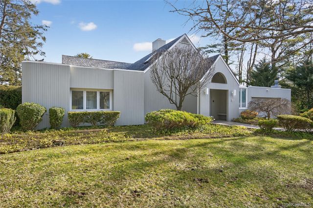 37 Shelter Lane, Roslyn Heights, NY 11577