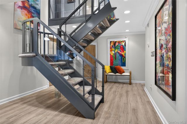 37 Shelter Lane, Roslyn Heights, NY 11577