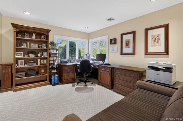 37 Shelter Lane, Roslyn Heights, NY 11577