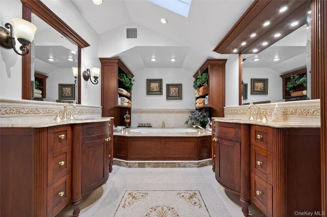 37 Shelter Lane, Roslyn Heights, NY 11577